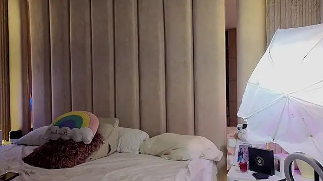 Snapshot of Iamnyxy chatting on November 28, 2025, 11:10 am Iamnyxy online show from November 28, 2025, 11:10 am