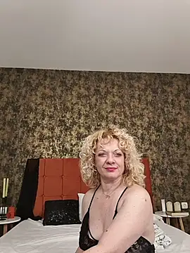 LittleCurlyGirl online show from February 4, 2026, 8:26 pm