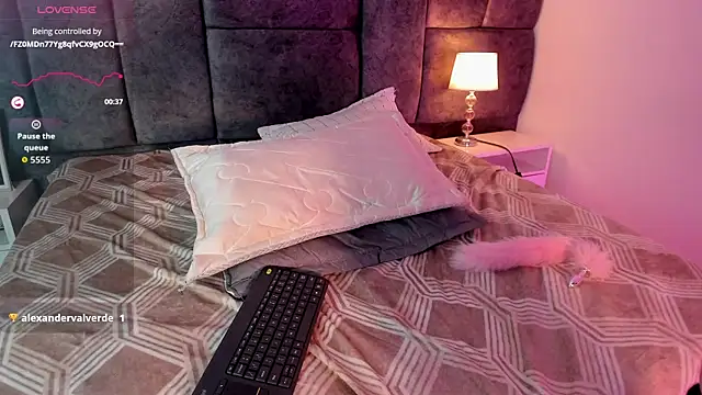Snapshot of Atenea_Velle chatting on June 5, 2026, 6:52 am Atenea Velle online show from June 5, 2026, 6:52 am