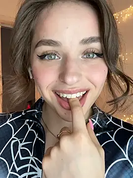 Snapshot of yoyogirlx chatting on February 28, 2026, 1:22 pm yoyogirlx online show from February 28, 2026, 1:22 pm