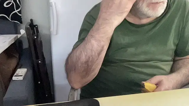 Snapshot of coach-karl chatting on November 14, 2025, 10:41 am coach-karl online show from November 14, 2025, 10:41 am