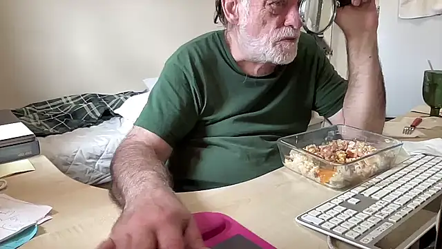 Snapshot of coach-karl chatting on May 15, 2026, 1:09 pm coach-karl online show from May 15, 2026, 1:09 pm