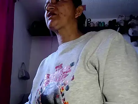 Snapshot of Tiff_Dirty69 chatting on February 13, 2026, 3:34 pm Tiff Dirty69 online show from February 13, 2026, 3:34 pm