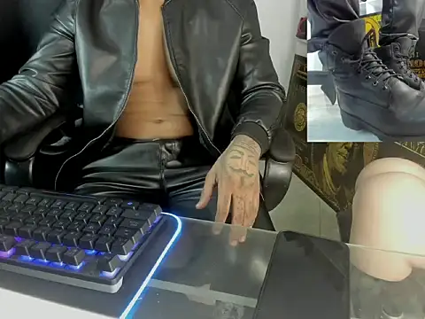 Snapshot of master_leather chatting on November 12, 2025, 2:26 am master leather online show from November 12, 2025, 2:26 am