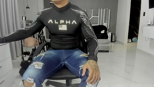 Snapshot of master_leather chatting on June 30, 2026, 1:38 am master leather online show from June 30, 2026, 1:38 am