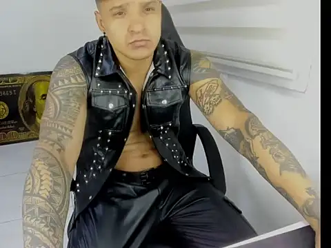 Snapshot of master_leather chatting on March 10, 2026, 1:15 pm master leather online show from March 10, 2026, 1:15 pm