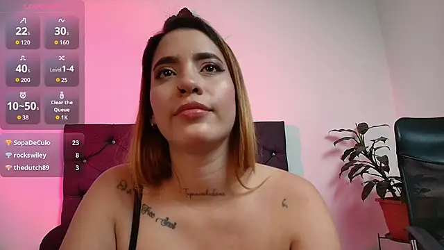 Snapshot of StephanieMadison chatting on November 22, 2025, 7:51 am StephanieMadison online show from November 22, 2025, 7:51 am