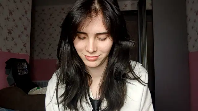 Snapshot of Hervell_Motti chatting on November 12, 2025, 4:11 pm Hervell Motti online show from November 12, 2025, 4:11 pm