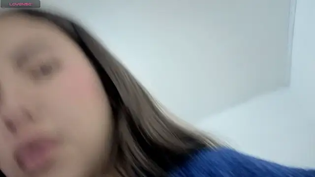 ISABELA TAY online show from August 4, 2026, 11:37 am