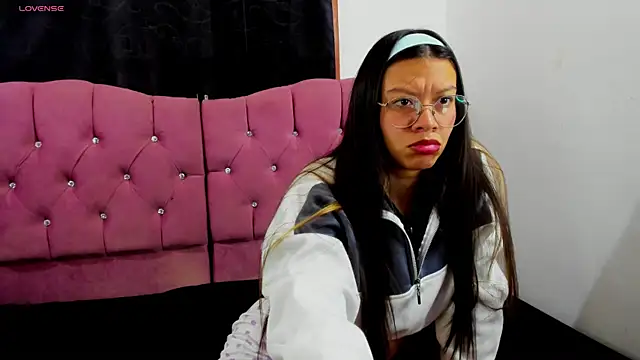 Natassha foxxx online show from November 12, 2025, 1:15 pm