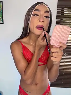 Snapshot of Daphne_Hills chatting on June 16, 2026, 7:36 pm Daphne Hills online show from June 16, 2026, 7:36 pm