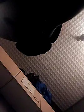 hotguy71000 online show from November 29, 2025, 3:50 am