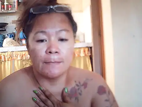 Snapshot of loriepinay46 chatting on May 9, 2026, 10:13 pm loriepinay46 online show from May 9, 2026, 10:13 pm