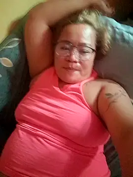 Snapshot of loriepinay46 chatting on June 14, 2026, 10:05 am loriepinay46 online show from June 14, 2026, 10:05 am