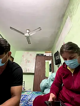 Cute hotzara online show from January 7, 2026, 5:01 am