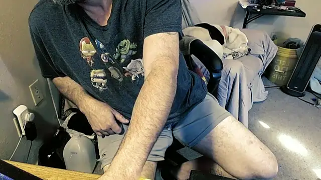 Snapshot of MrBigginTX chatting on April 8, 2026, 3:46 pm MrBigginTX online show from April 8, 2026, 3:46 pm