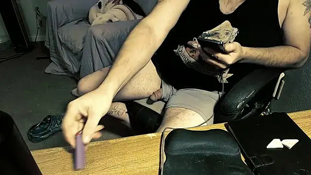 Snapshot of MrBigginTX chatting on February 10, 2026, 3:27 am MrBigginTX online show from February 10, 2026, 3:27 am