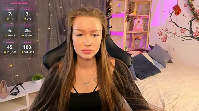 LinaMikaya online show from February 12, 2026, 12:49 pm