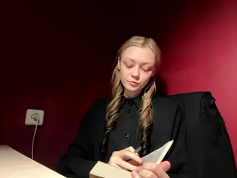 Snapshot of moonlight_fiend chatting on January 13, 2026, 3:27 pm moonlight fiend online show from January 13, 2026, 3:27 pm