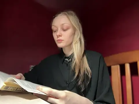 Snapshot of moonlight_fiend chatting on December 22, 2025, 11:21 am moonlight fiend online show from December 22, 2025, 11:21 am