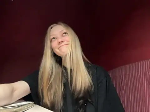 Snapshot of moonlight_fiend chatting on February 12, 2026, 8:14 am moonlight fiend online show from February 12, 2026, 8:14 am