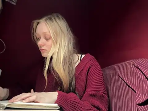 Snapshot of moonlight_fiend chatting on February 17, 2026, 6:11 am moonlight fiend online show from February 17, 2026, 6:11 am