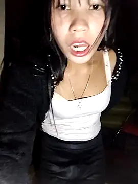 Snapshot of gugu0022 chatting on February 7, 2026, 11:18 am gugu0022 online show from February 7, 2026, 11:18 am