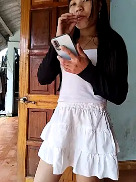 gugu0022 online show from May 1, 2026, 11:43 pm