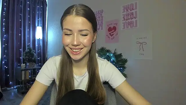 Aurora Glow21 online show from February 25, 2026, 12:16 pm