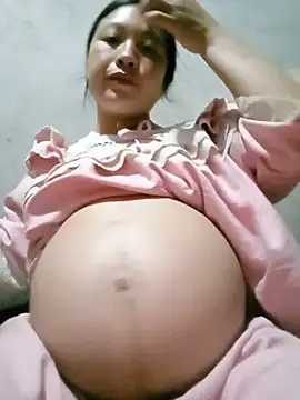 Snapshot of Micky_baby chatting on May 18, 2026, 2:55 pm Micky baby online show from May 18, 2026, 2:55 pm