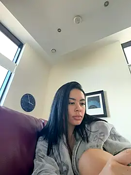 Maya Murata online show from November 20, 2025, 2:51 pm