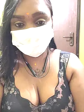 Snapshot of Dharshini98 chatting on March 5, 2026, 5:37 am Dharshini98 online show from March 5, 2026, 5:37 am