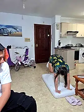 Snapshot of 7milo chatting on April 5, 2026, 8:26 pm 7milo online show from April 5, 2026, 8:26 pm