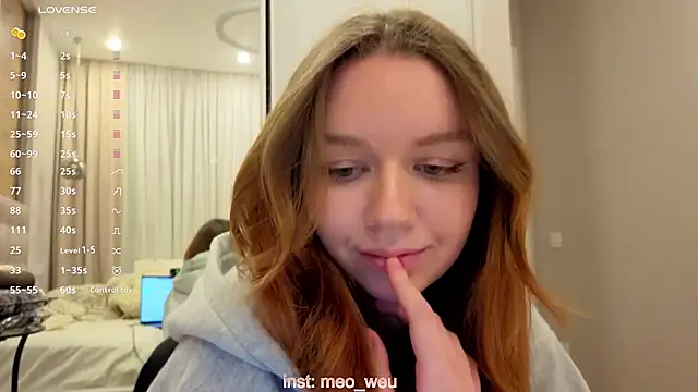 Snapshot of me_liss chatting on November 15, 2025, 11:53 pm me liss online show from November 15, 2025, 11:53 pm