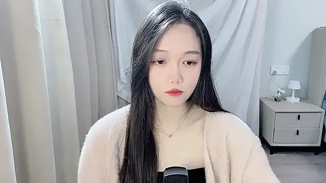 BoiI2u online show from December 17, 2025, 3:17 pm