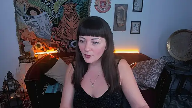 Snapshot of RosaliReed chatting on November 14, 2025, 11:03 am RosaliReed online show from November 14, 2025, 11:03 am