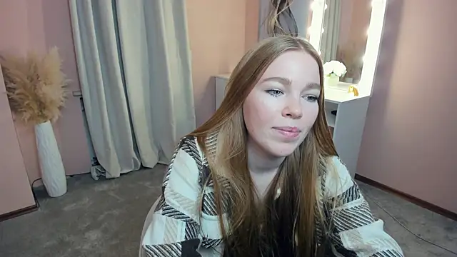 Snapshot of LavetaShiroma chatting on November 18, 2025, 4:10 pm LavetaShiroma online show from November 18, 2025, 4:10 pm