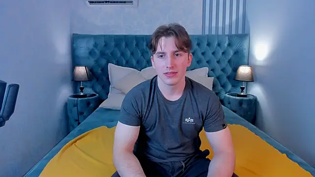 MarkYeti online show from November 18, 2025, 12:52 pm