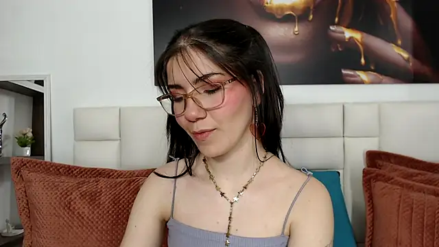 Snapshot of AriLumi chatting on November 18, 2025, 8:45 pm AriLumi online show from November 18, 2025, 8:45 pm