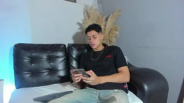 Snapshot of ZeusBrant chatting on March 14, 2026, 2:01 pm ZeusBrant online show from March 14, 2026, 2:01 pm