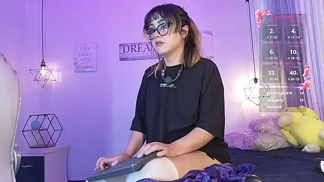 Snapshot of NinaSakura_Eup chatting on June 3, 2026, 2:33 pm NinaSakura Eup online show from June 3, 2026, 2:33 pm
