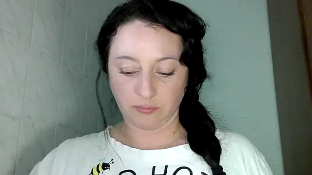 Snapshot of MelinaAx chatting on May 18, 2026, 6:56 pm MelinaAx online show from May 18, 2026, 6:56 pm
