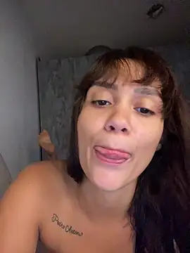 carolsapequinha online show from May 9, 2026, 9:18 pm
