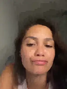 carolsapequinha online show from March 17, 2026, 12:35 am