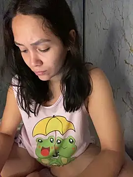 carolsapequinha online show from December 17, 2025, 12:32 pm