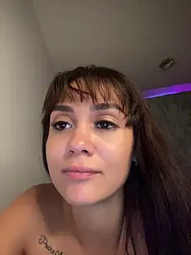 carolsapequinha online show from April 26, 2026, 3:15 am