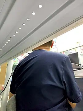 Snapshot of Manolovega chatting on November 16, 2025, 8:02 pm Manolovega online show from November 16, 2025, 8:02 pm