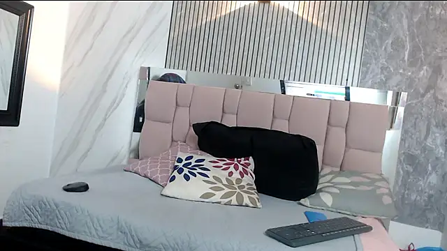 hanna  palmer1 online show from January 17, 2026, 2:53 pm