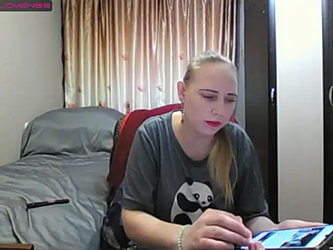 Snapshot of JenniDeep chatting on February 17, 2026, 11:51 am JenniDeep online show from February 17, 2026, 11:51 am