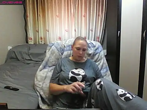 Snapshot of JenniDeep chatting on June 23, 2026, 10:13 am JenniDeep online show from June 23, 2026, 10:13 am